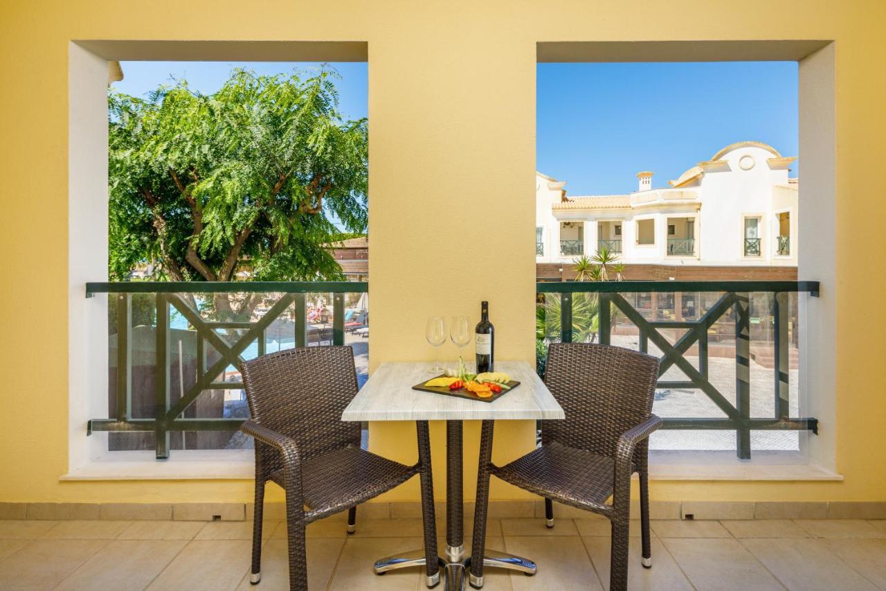 Ap Adriana Beach Resort อัลบูเฟรา ภายนอก รูปภาพ